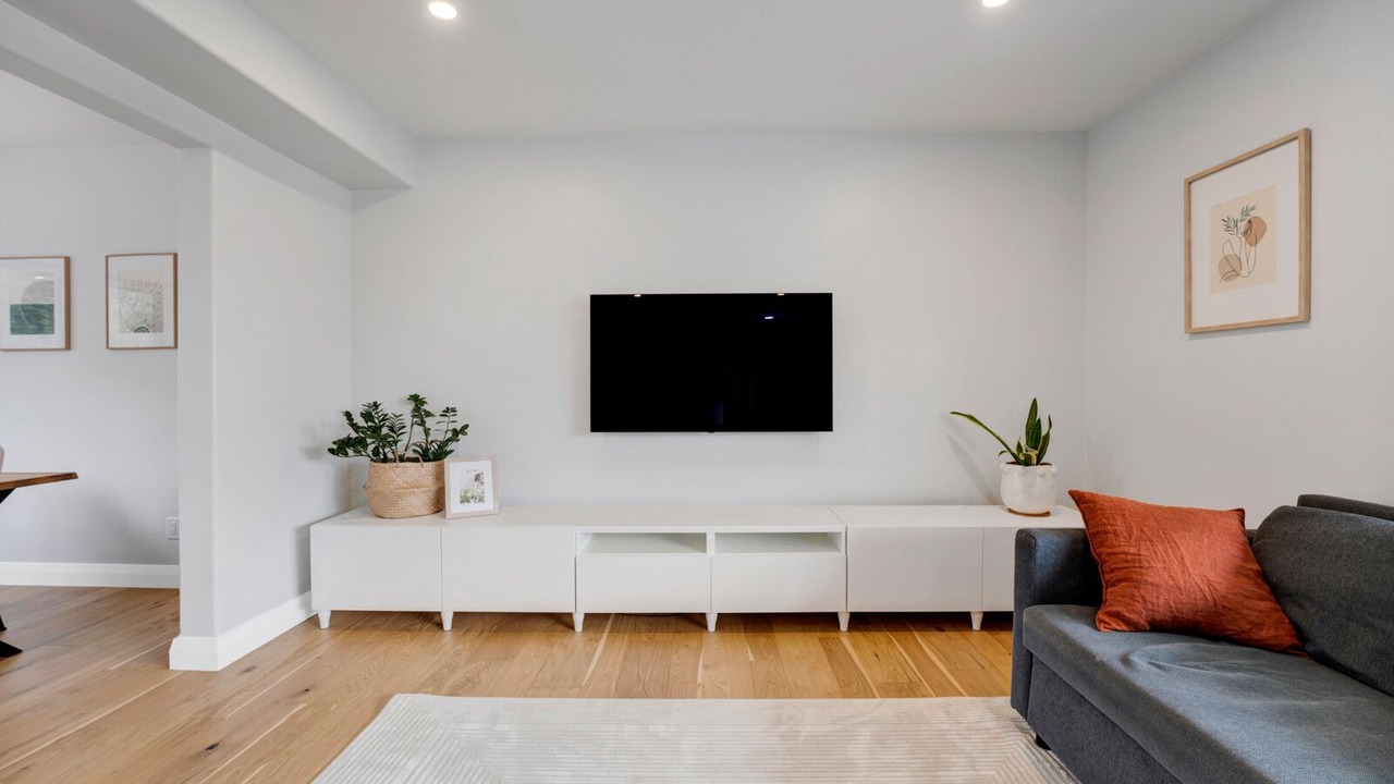 Photo of Livingroom in Amherstview