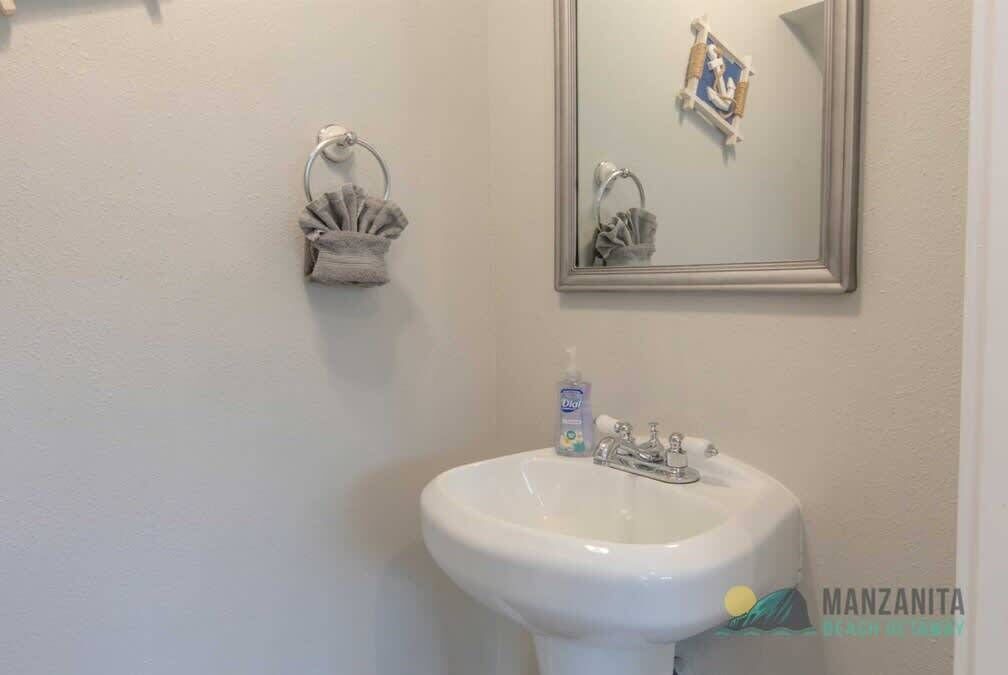 Photo of Bathroom in Manzanita