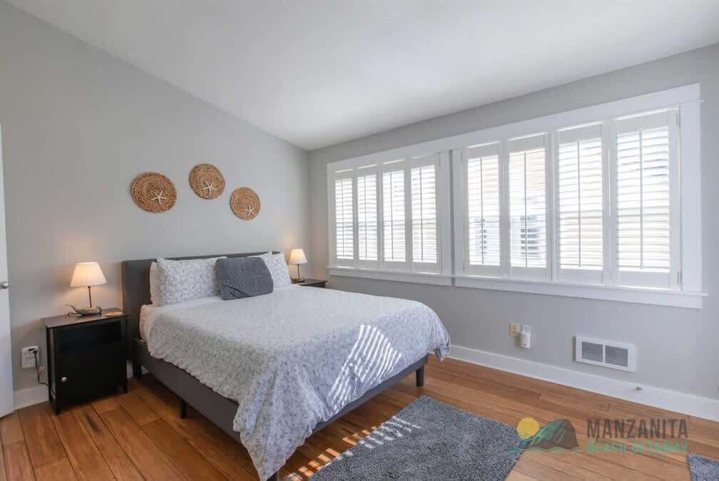 Photo of Bedroom in Manzanita