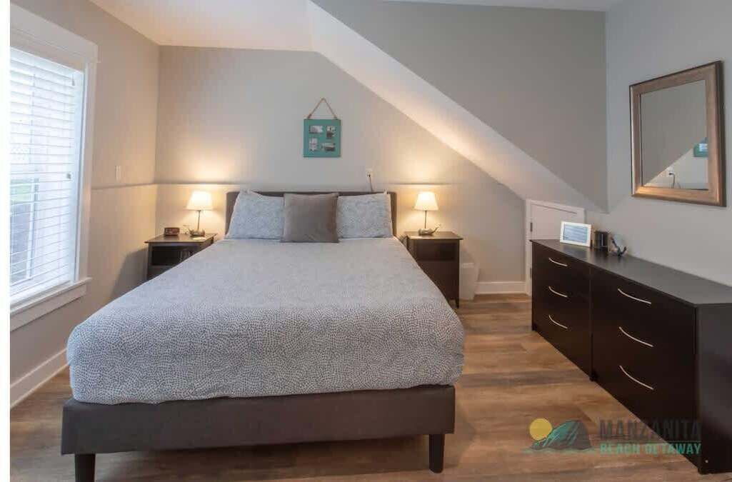 Photo of Bedroom in Manzanita
