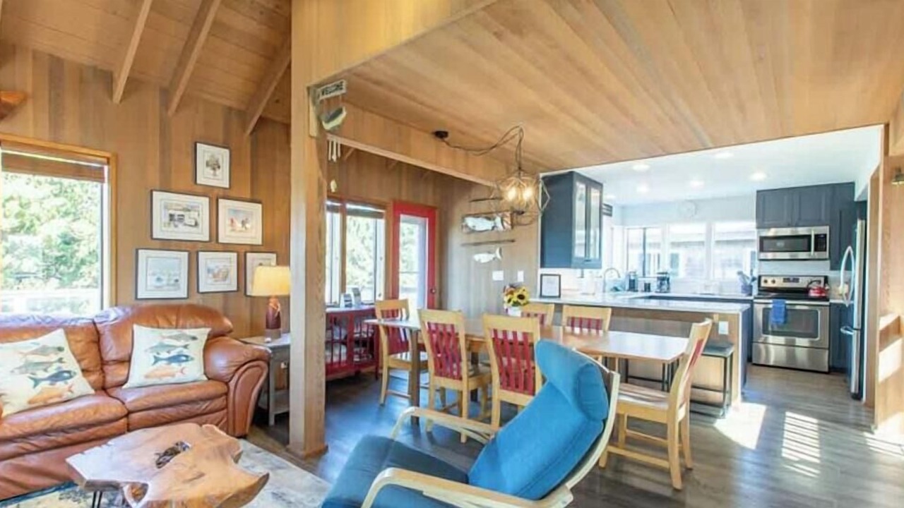 Photo of Livingroom in Manzanita