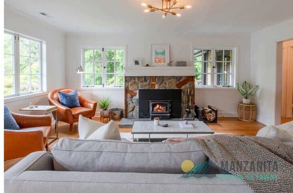 Photo of Livingroom in Neahkahnie Beach