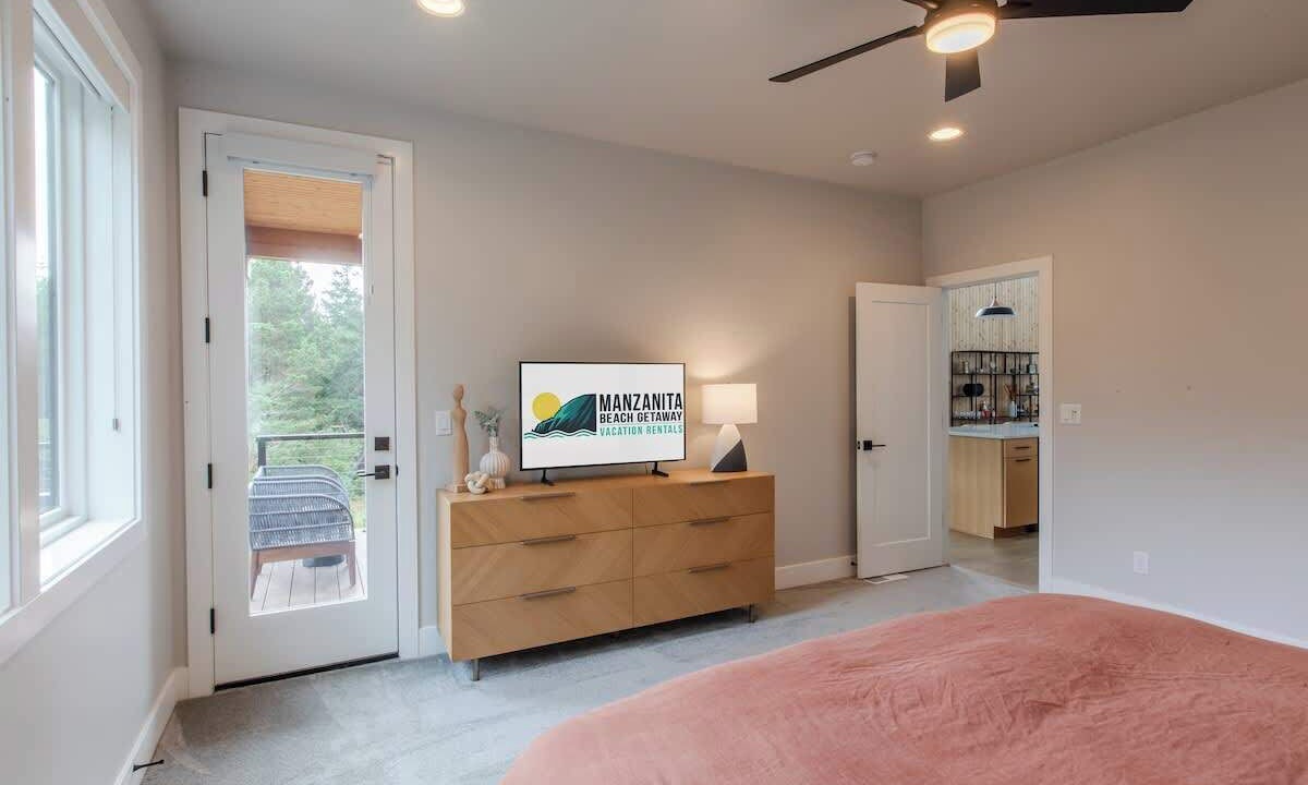 Photo of Bedroom in Nehalem