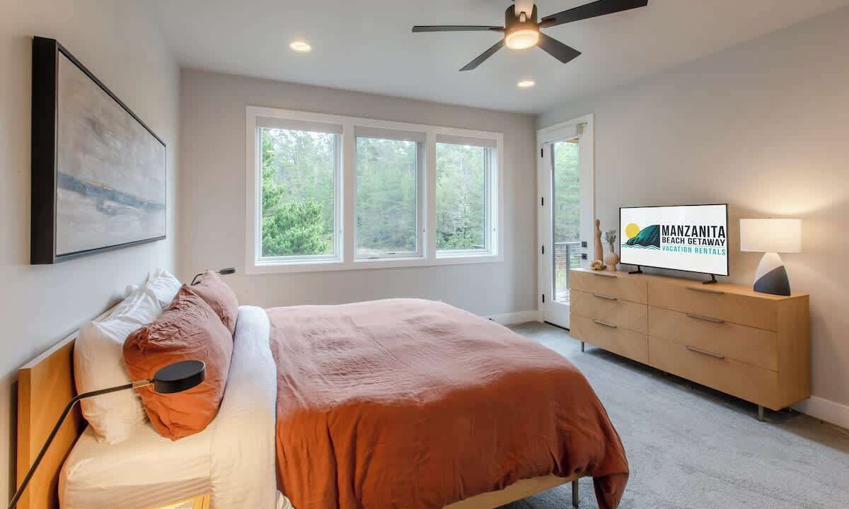 Photo of Bedroom in Nehalem