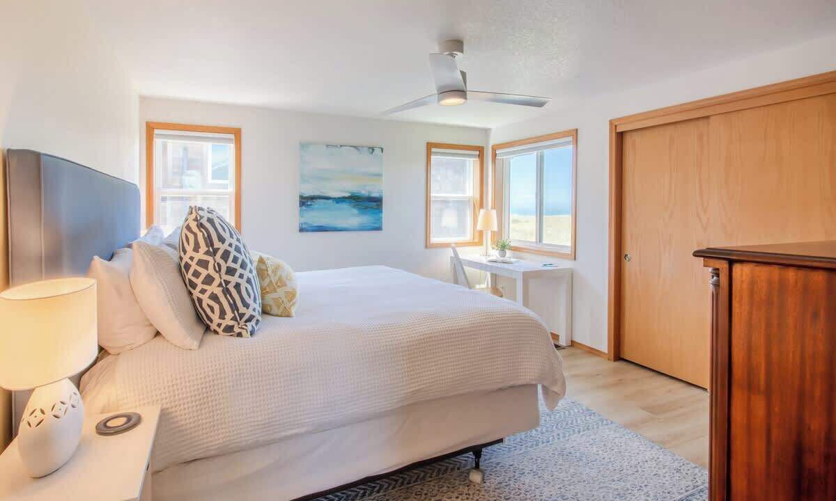 Photo of Bedroom in Manzanita