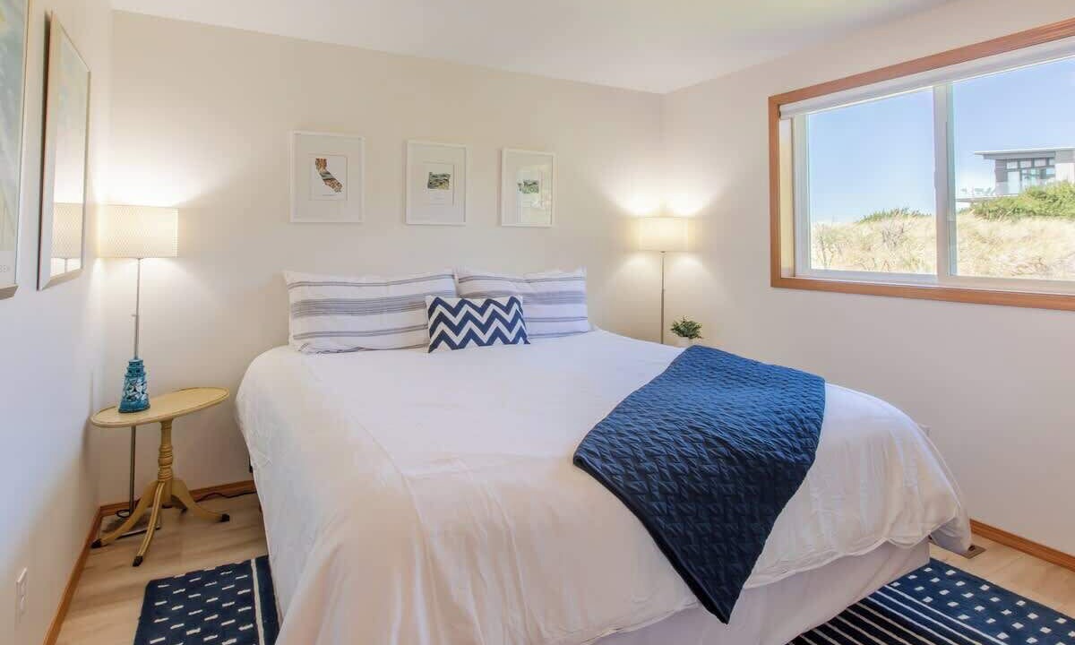 Photo of Bedroom in Manzanita
