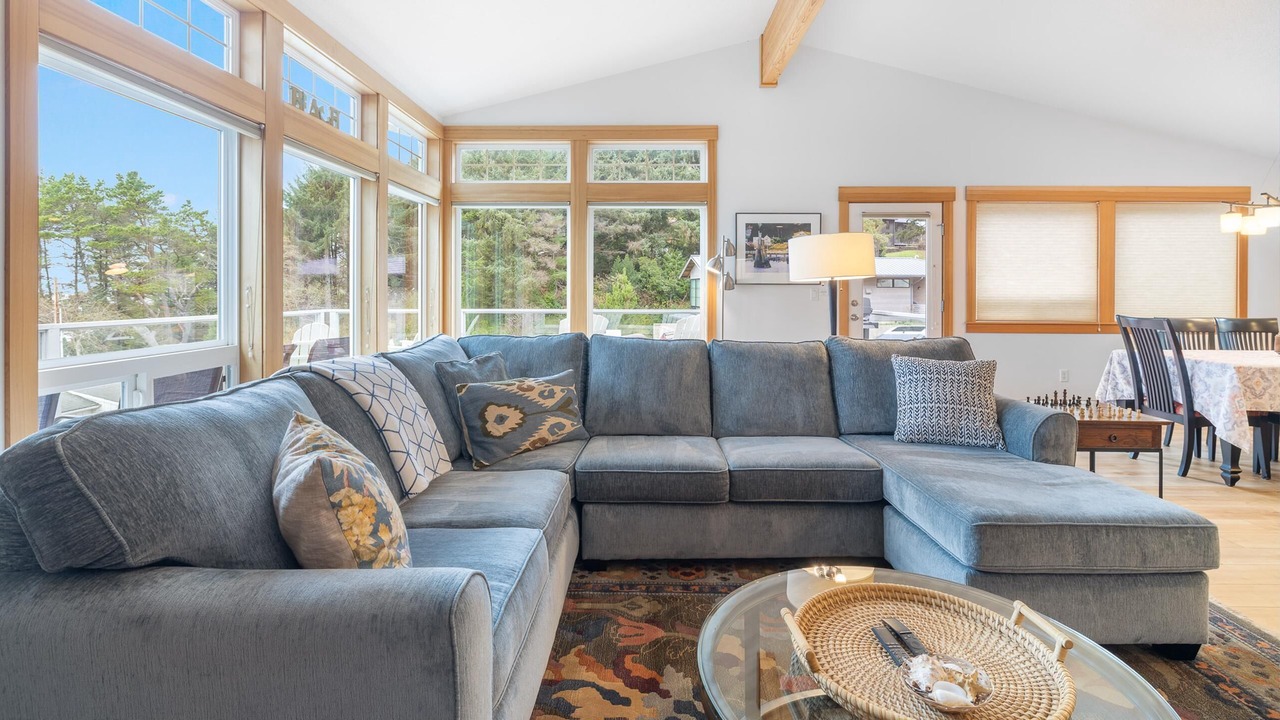 Photo of Livingroom in Neahkahnie Beach