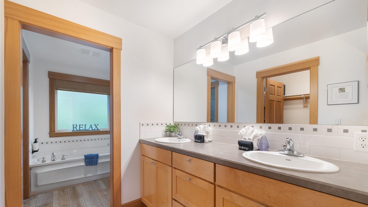 Photo of Bathroom in Neahkahnie Beach