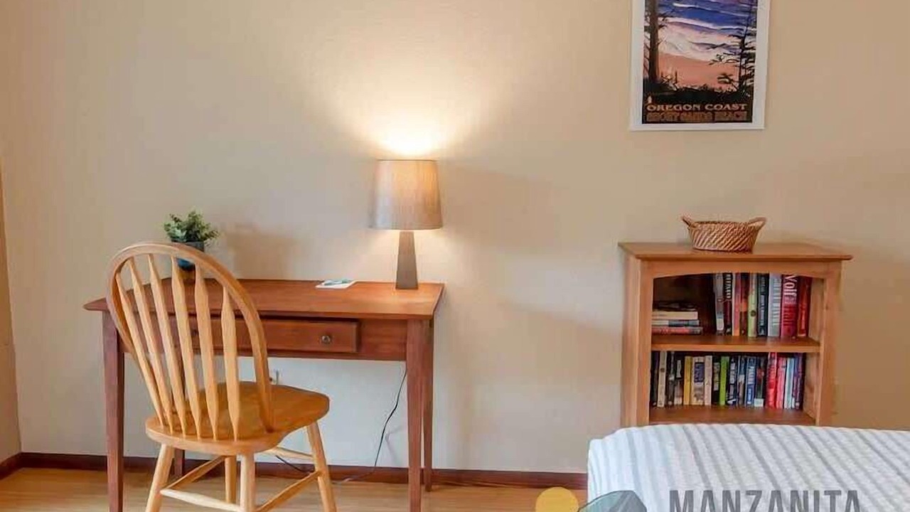 Photo of Bedroom in Neahkahnie Beach