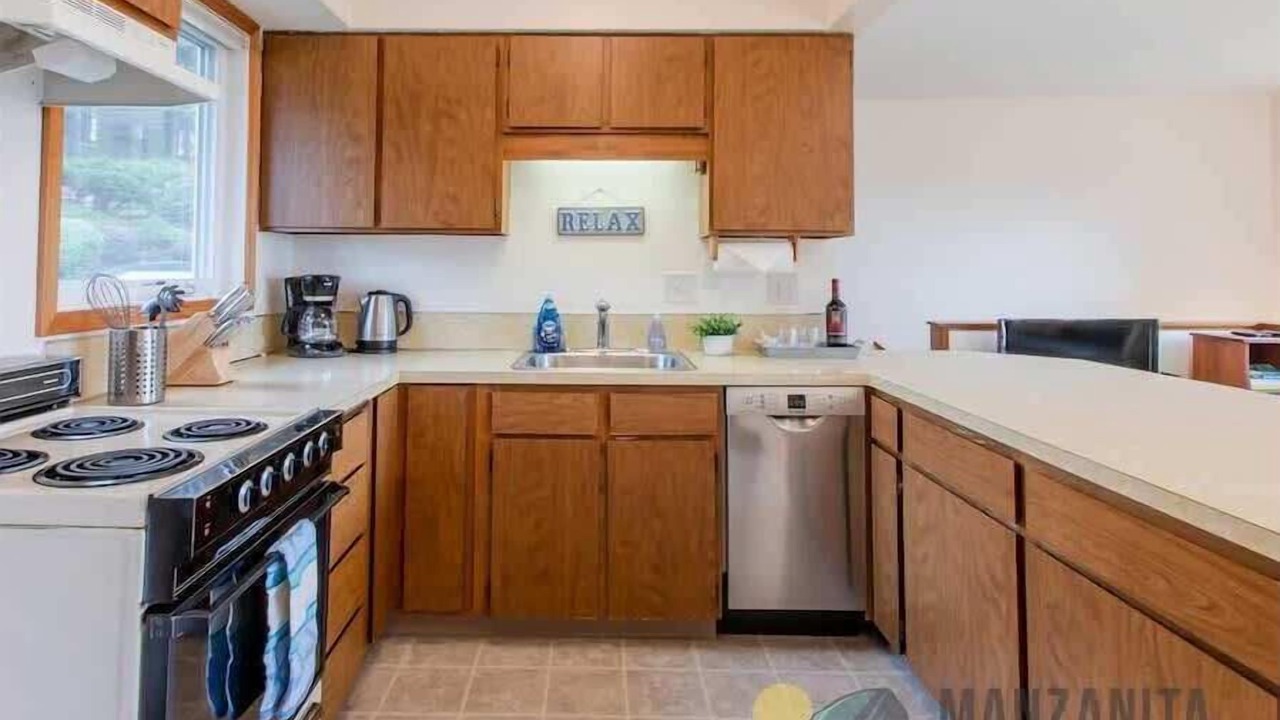 Photo of Kitchen in Neahkahnie Beach