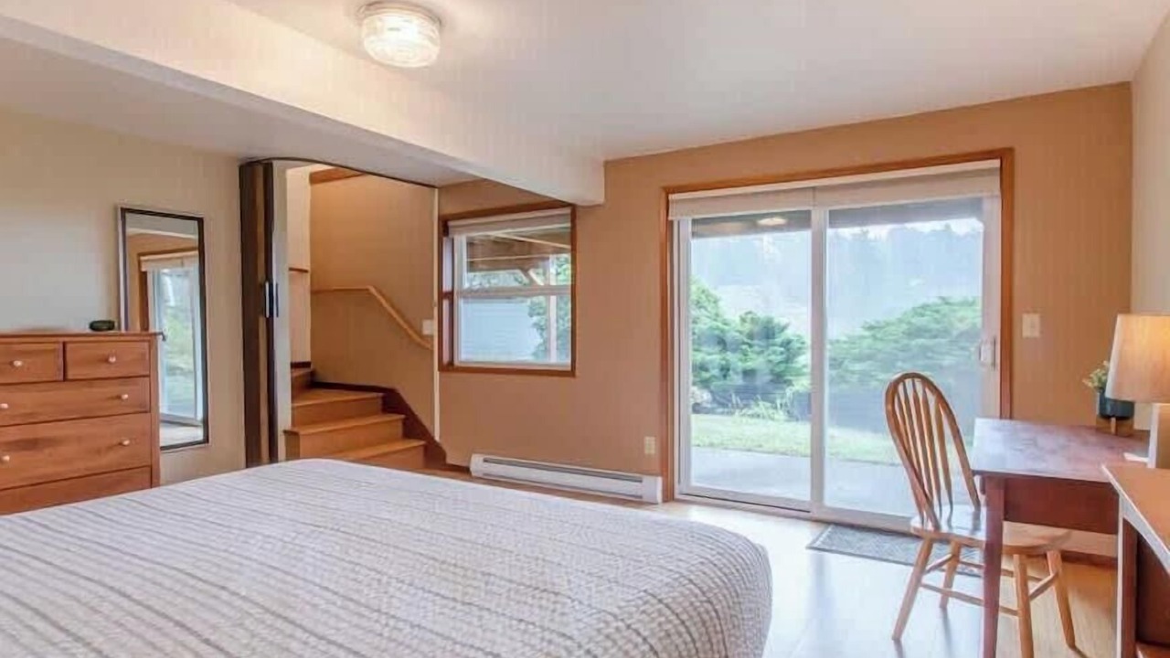 Photo of Bedroom in Neahkahnie Beach