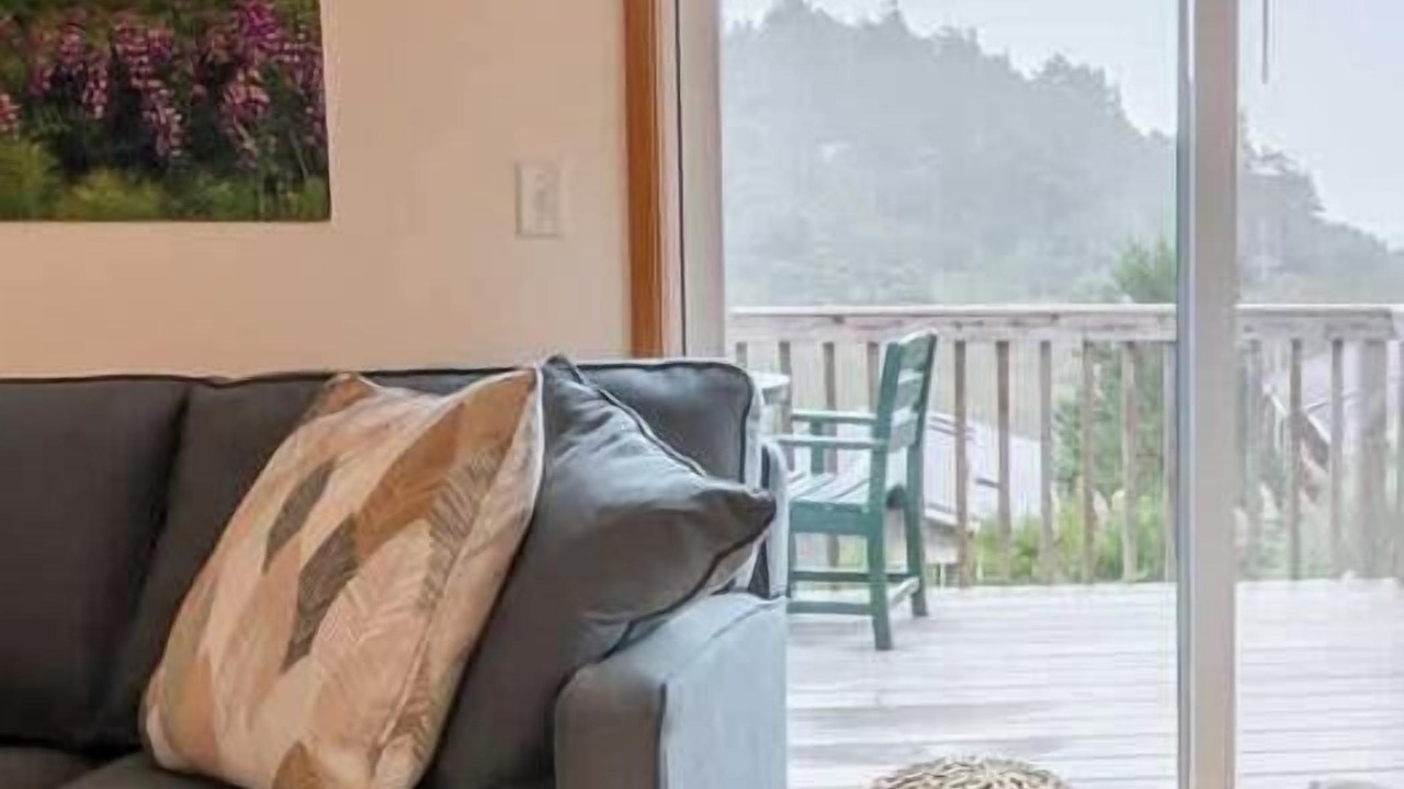 Photo of Livingroom in Neahkahnie Beach