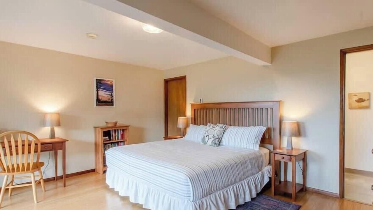 Photo of Bedroom in Neahkahnie Beach
