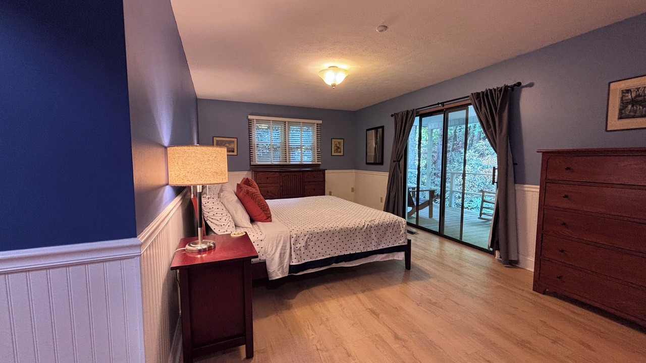Photo of Bedroom in Hendersonville