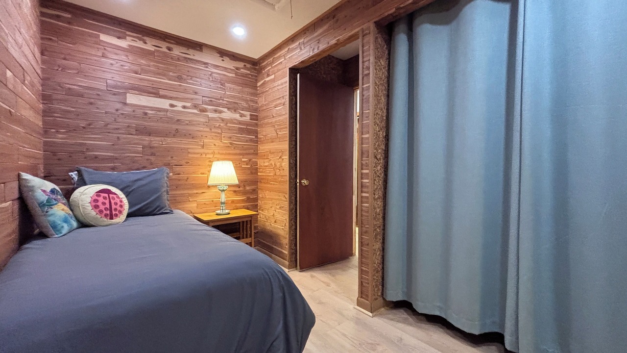 Photo of Bedroom in Hendersonville