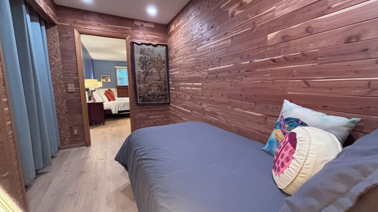 Photo of Bedroom in Hendersonville