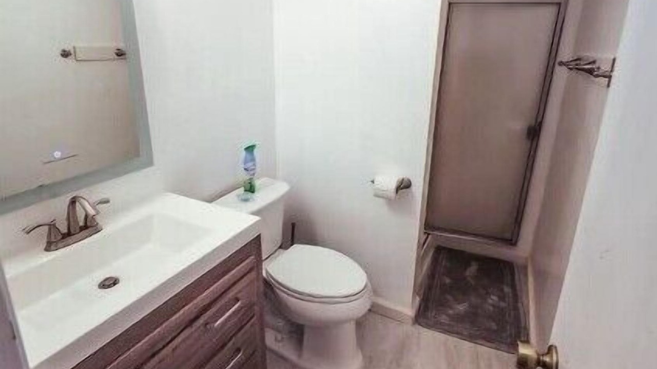Photo of Bathroom in Country Club Estates