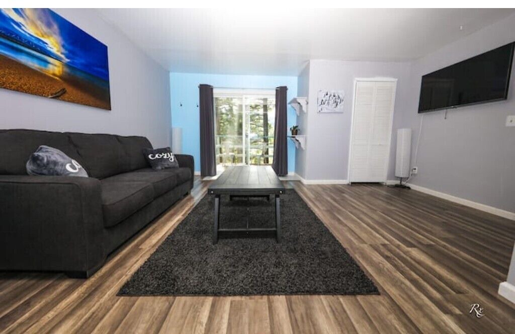 Photo of Livingroom in Country Club Estates