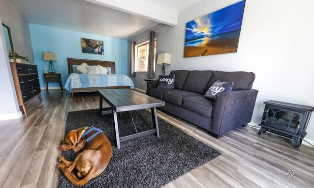 Photo of Livingroom in Country Club Estates