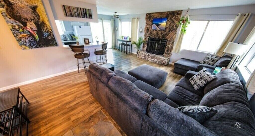 Photo of Livingroom in Country Club Estates