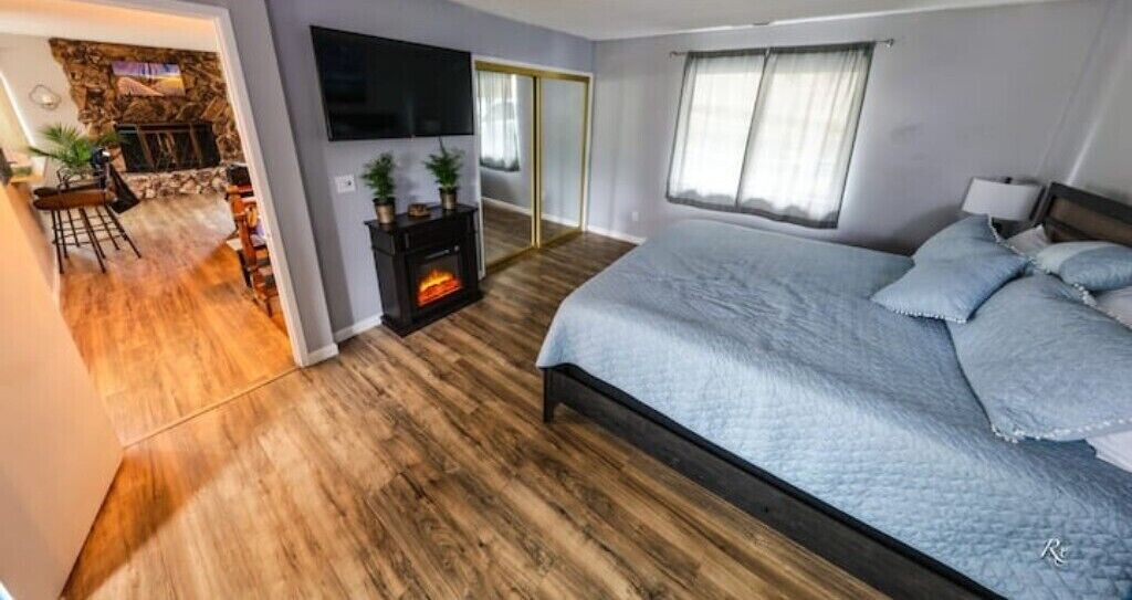 Photo of Bedroom in Country Club Estates
