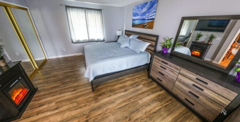 Photo of Bedroom in Country Club Estates