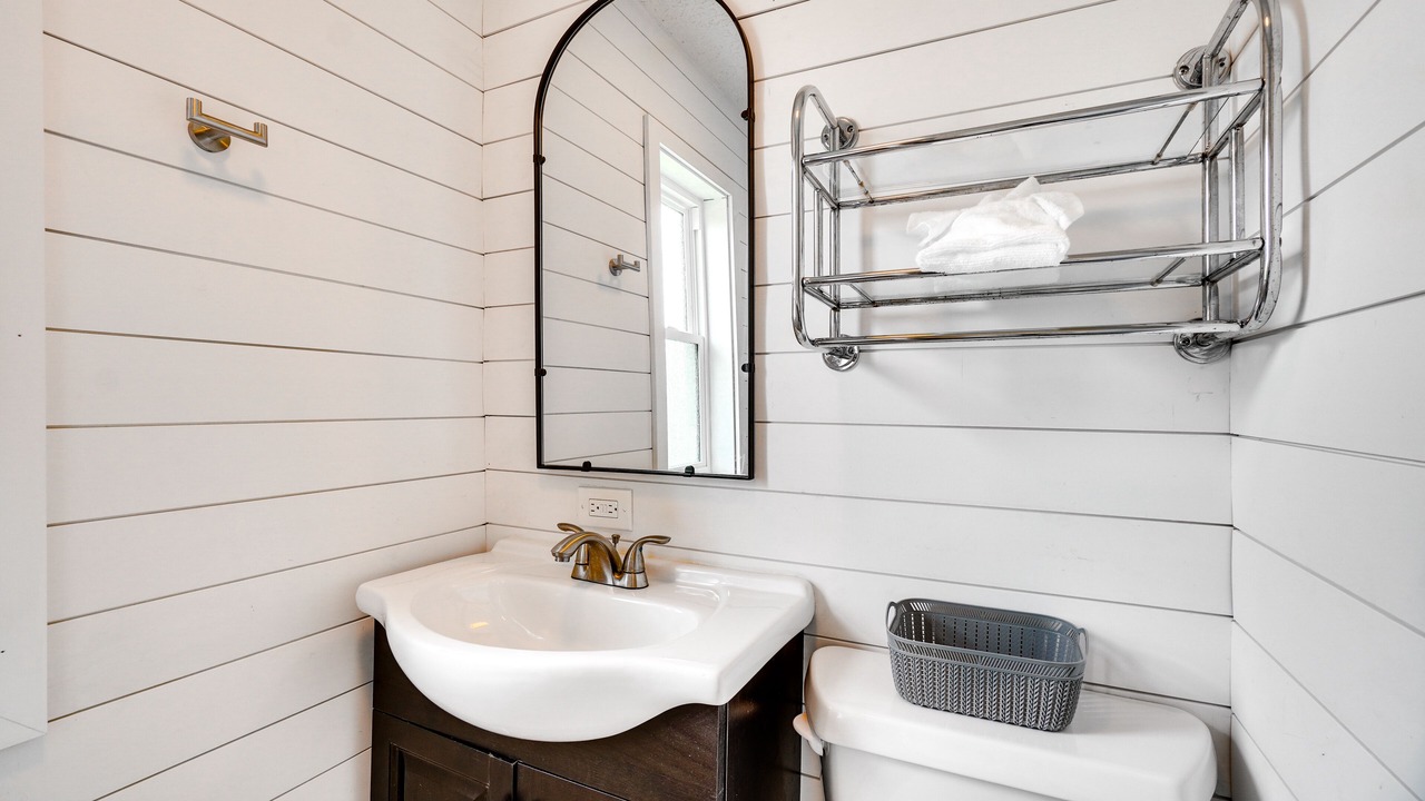 Photo of Bathroom in Oak Ridge
