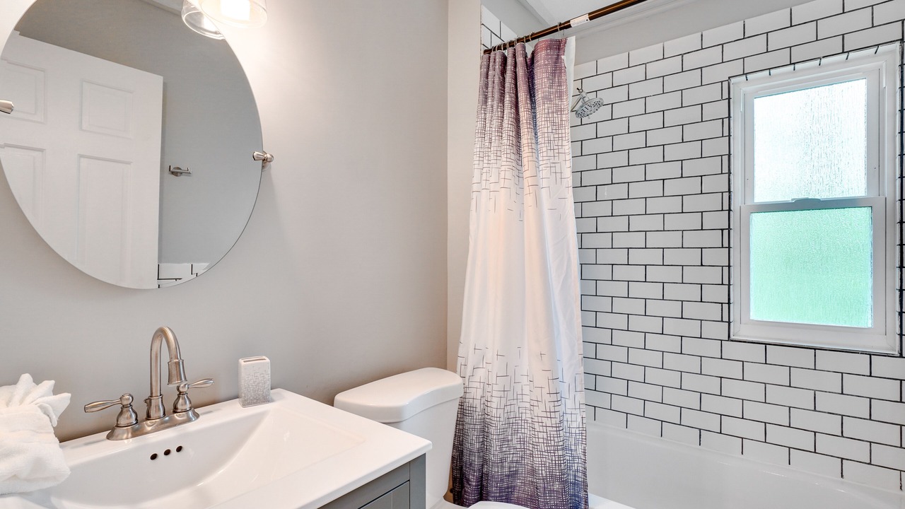 Photo of Bathroom in Oak Ridge