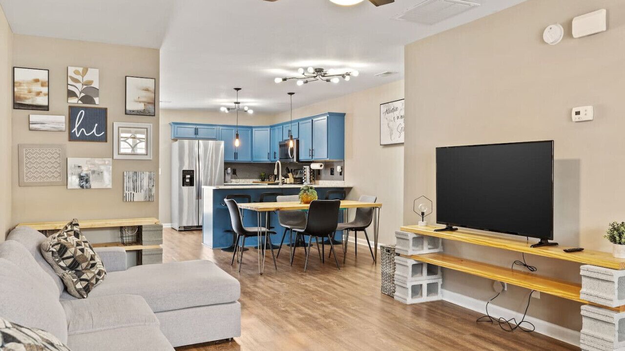 Photo of Livingroom in Clarksville