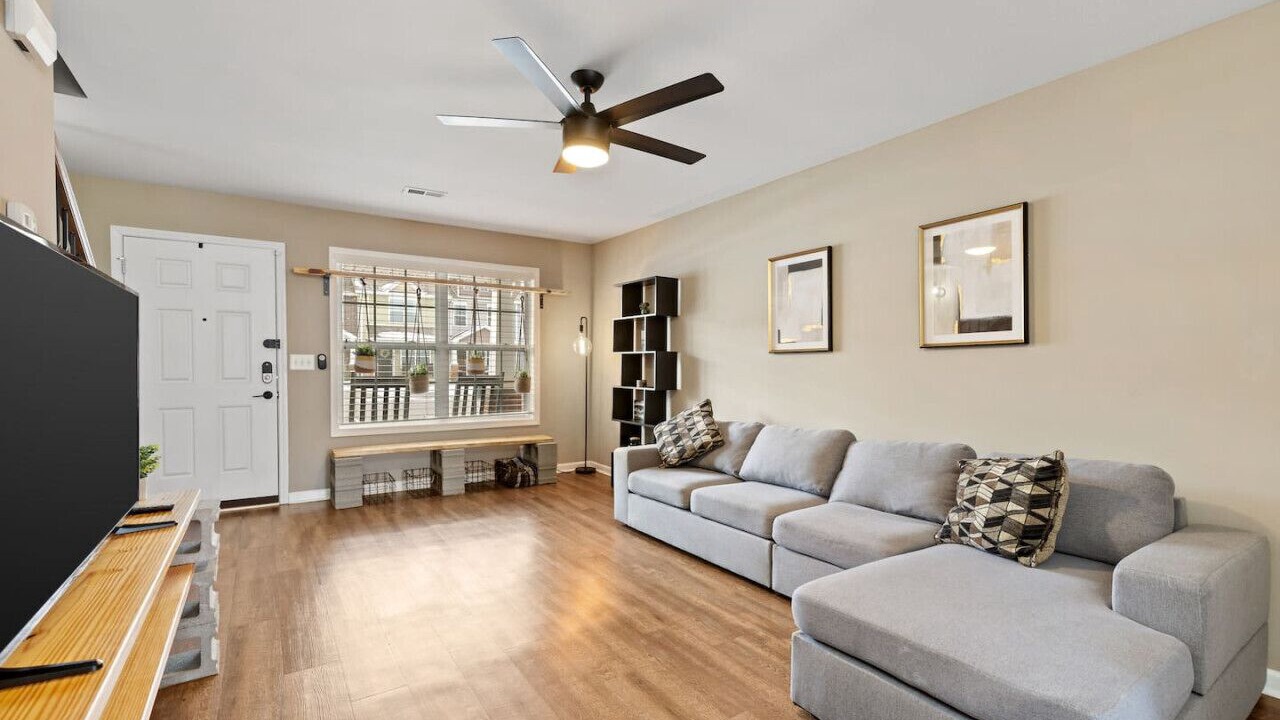 Photo of Livingroom in Clarksville