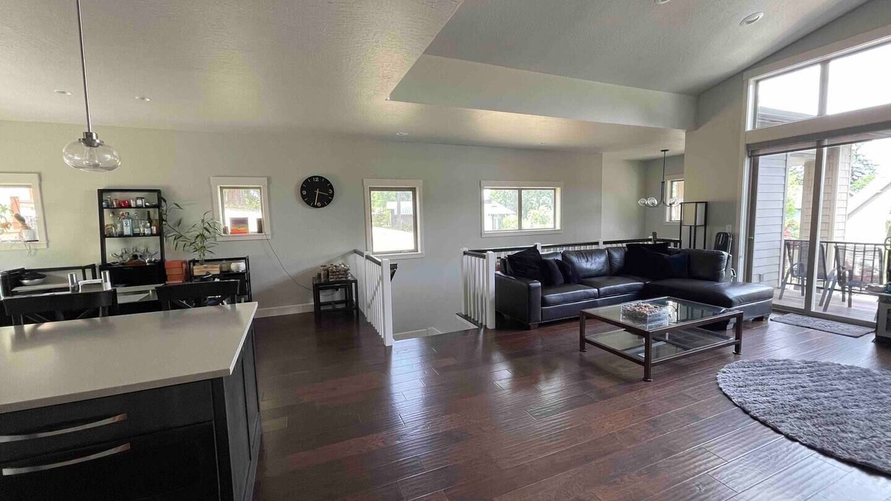 Photo of Livingroom in South Hills