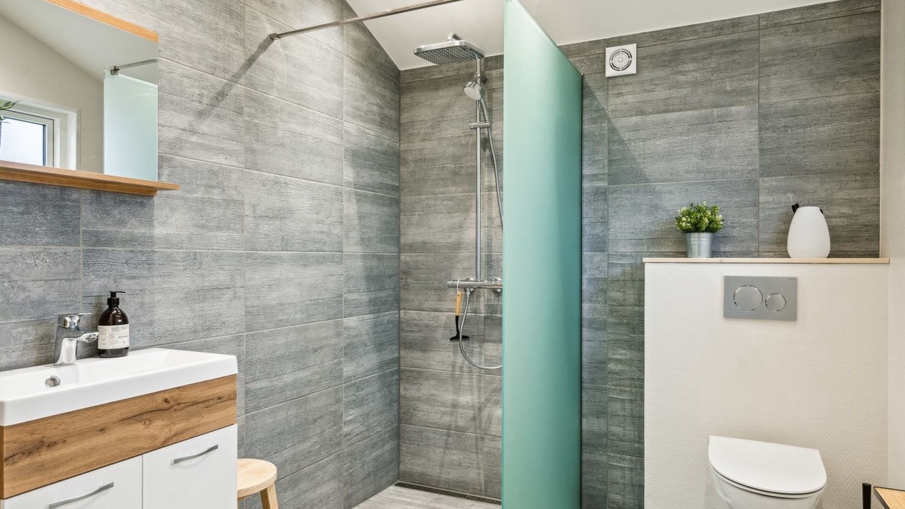 Photo of Bathroom in Hou