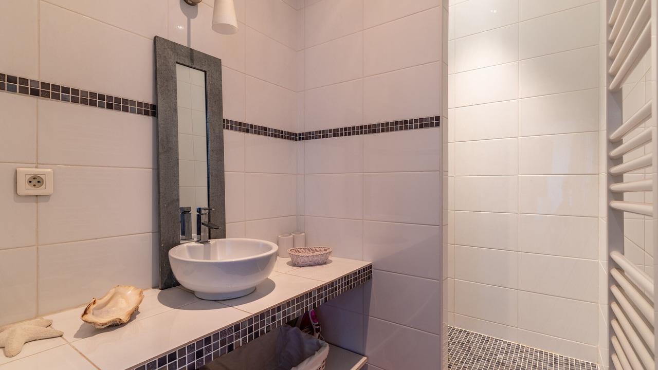 Photo of Bathroom in Saint Genes