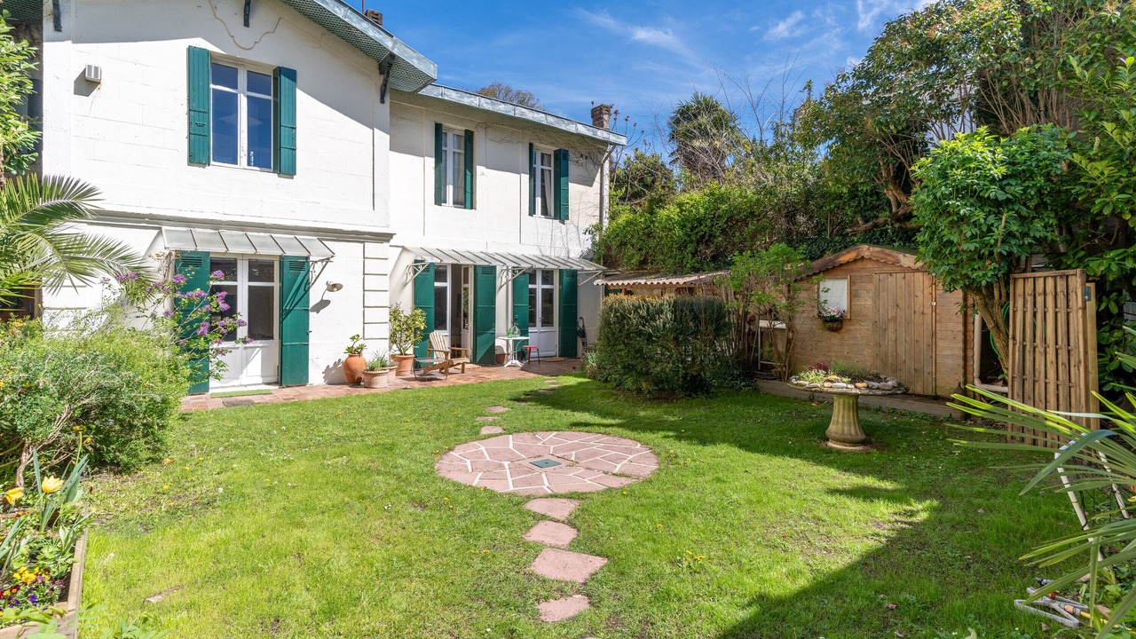 Photo of Outdoor in Saint Genes