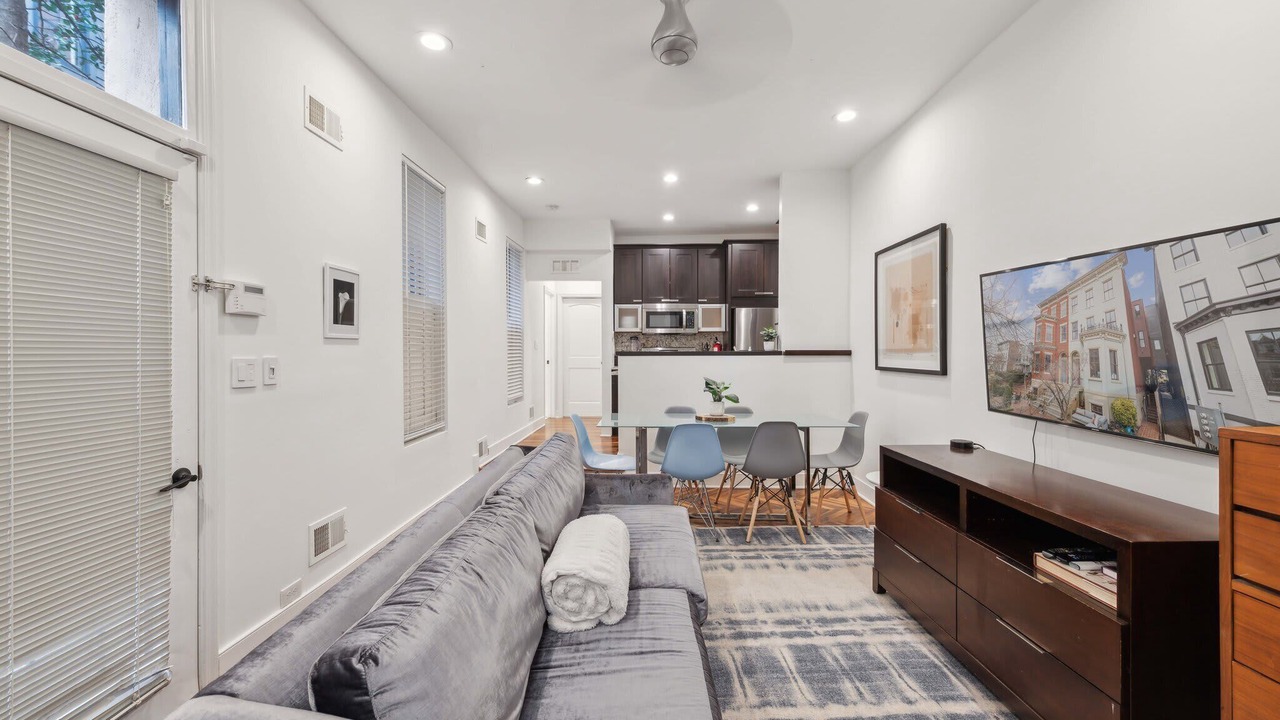 Photo of Livingroom in Logan Circle