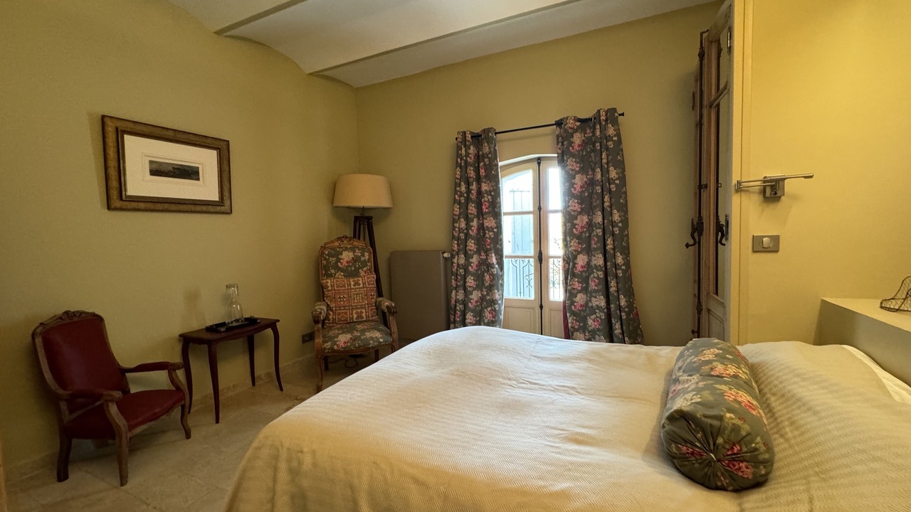 Photo of Bedroom in Montaren-et-Saint-Mediers