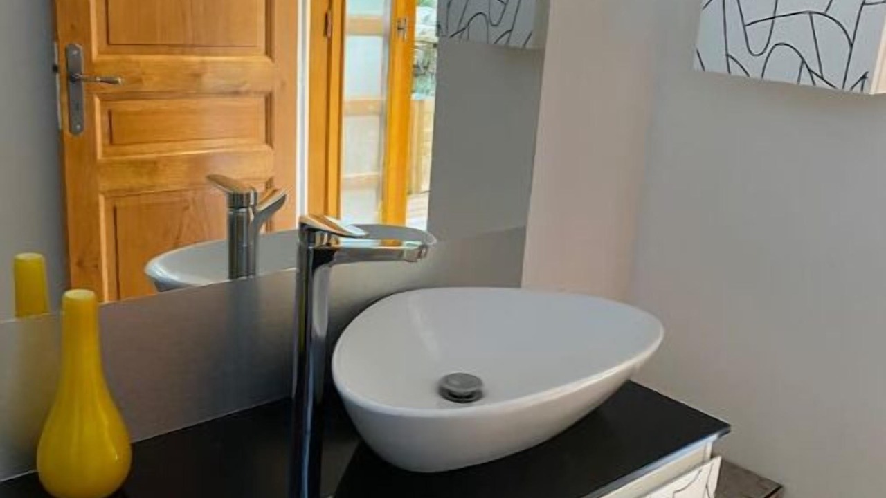 Photo of Bathroom in Chateauneuf-Miravail