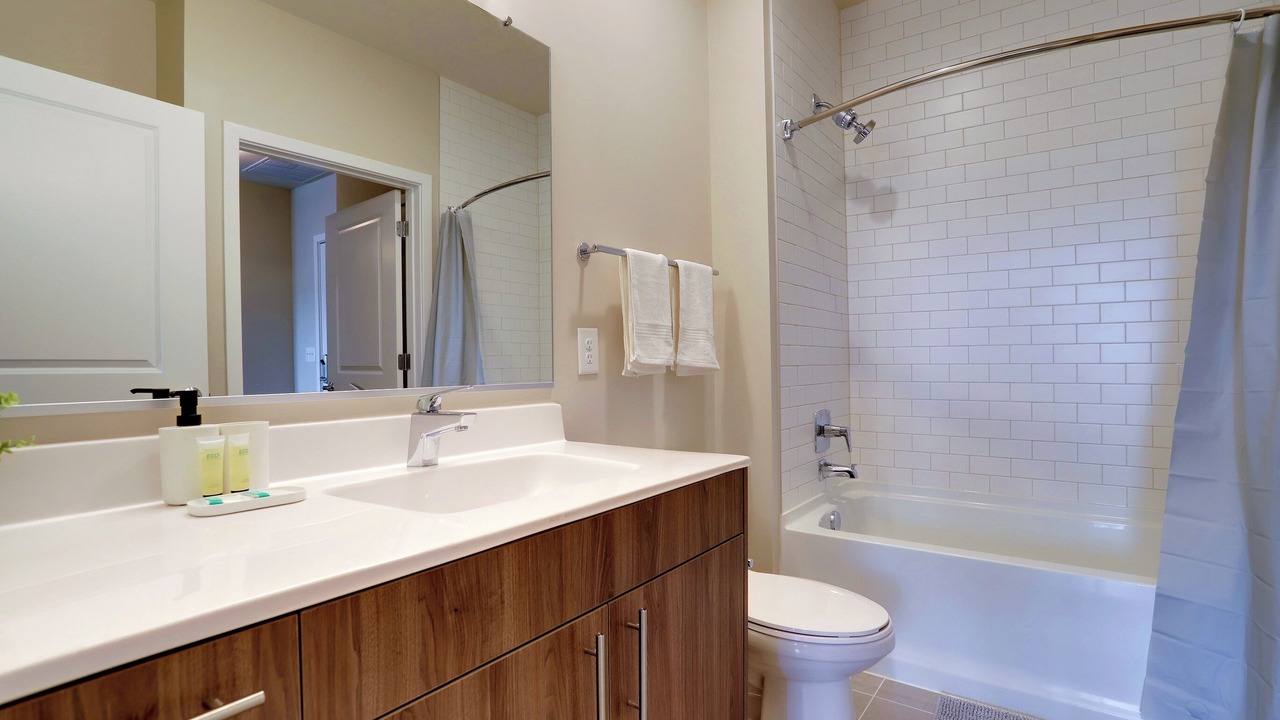 Photo of Bathroom in Jefferson Manor