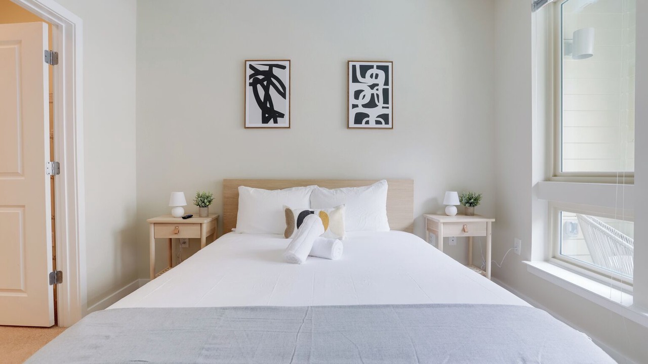 Photo of Bedroom in Jefferson Manor