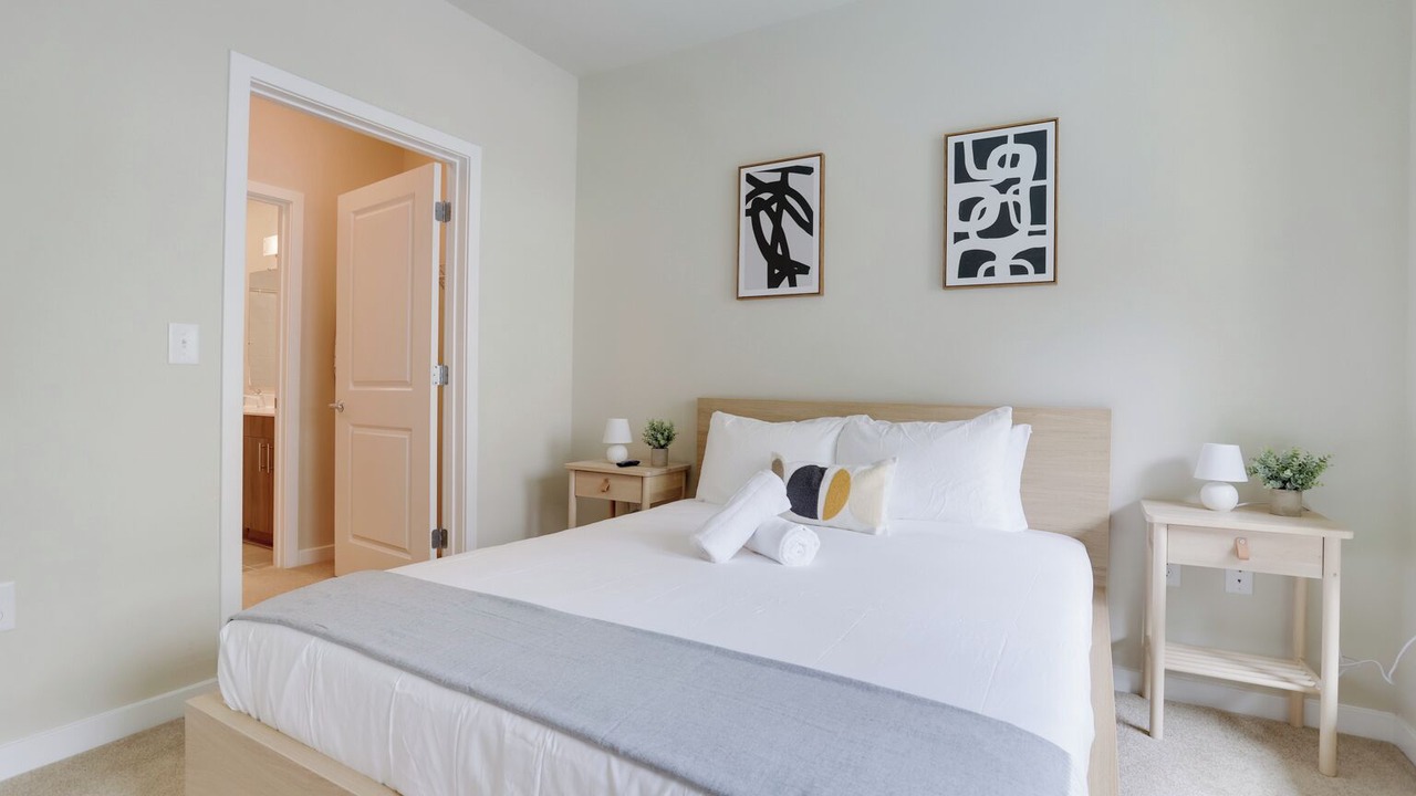 Photo of Bedroom in Jefferson Manor