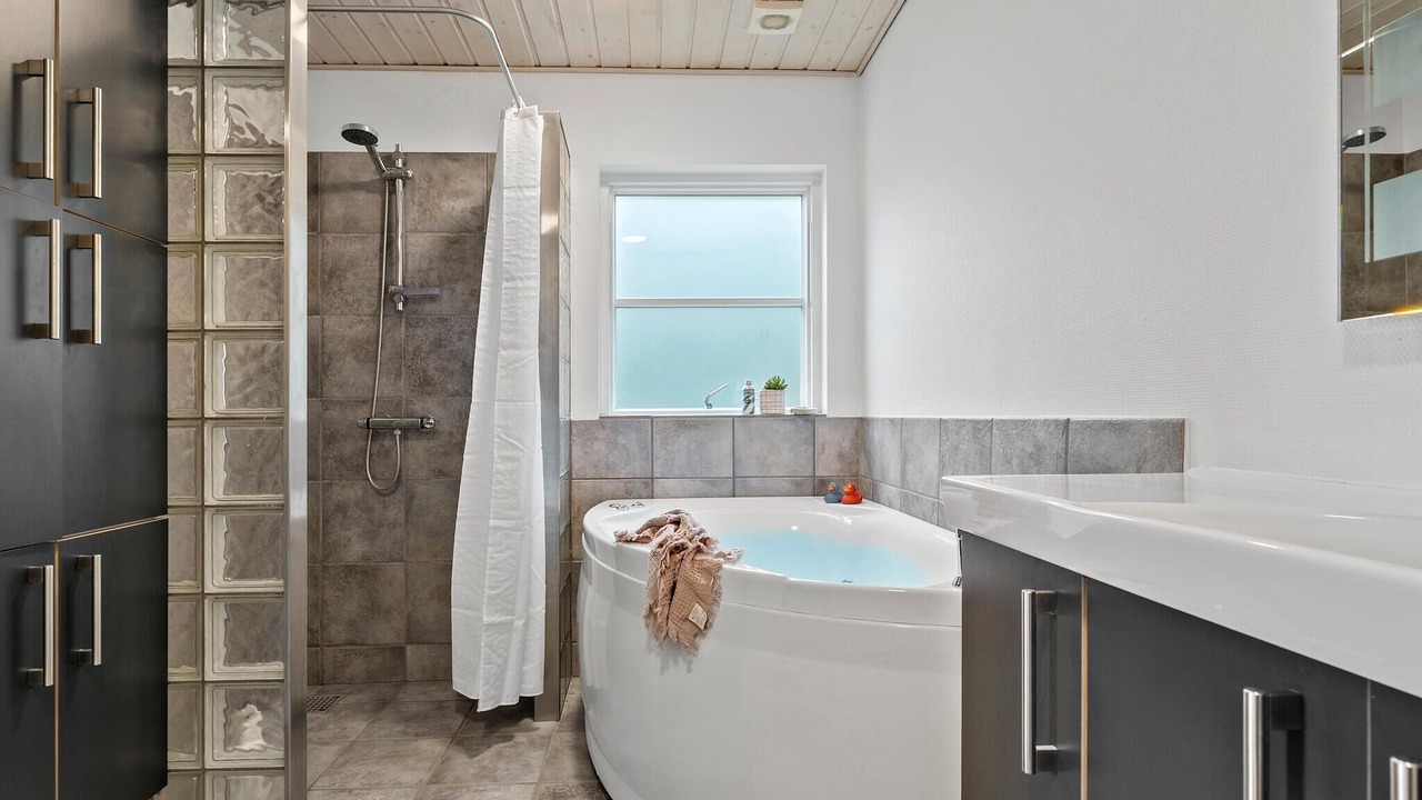 Photo of Bathroom in Diernæs