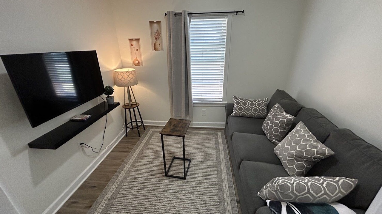 Photo of Livingroom in Lawrenceville