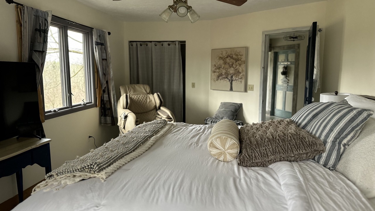 Photo of Bedroom in Boston Heights