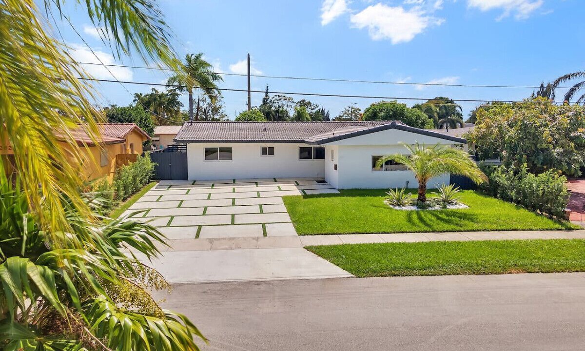 Photo of Outdoor in North Central Hollywood