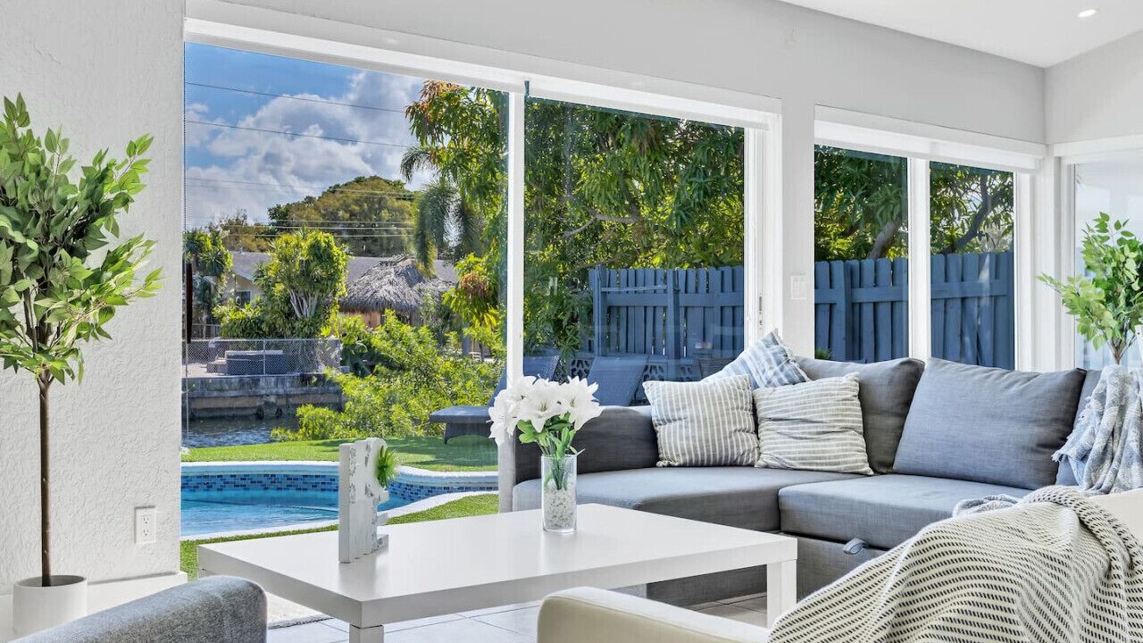 Photo of Livingroom in North Central Hollywood