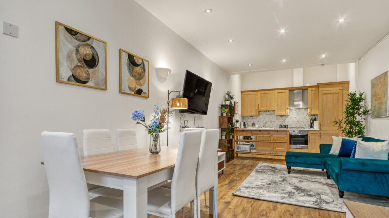 Photo of Others in Bow