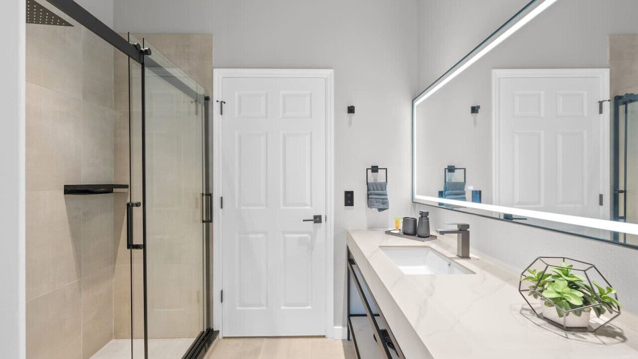 Photo of Bathroom in Crescent Lakes
