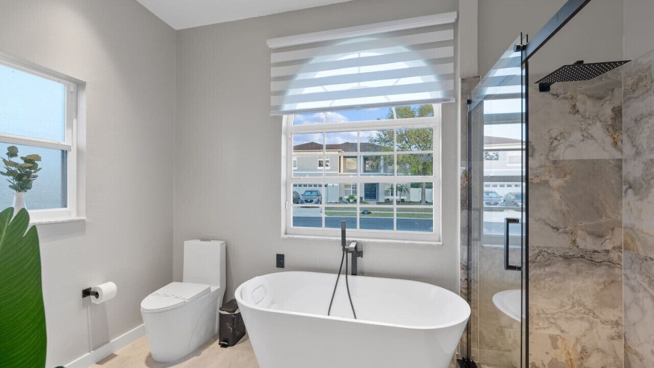 Photo of Bathroom in Crescent Lakes