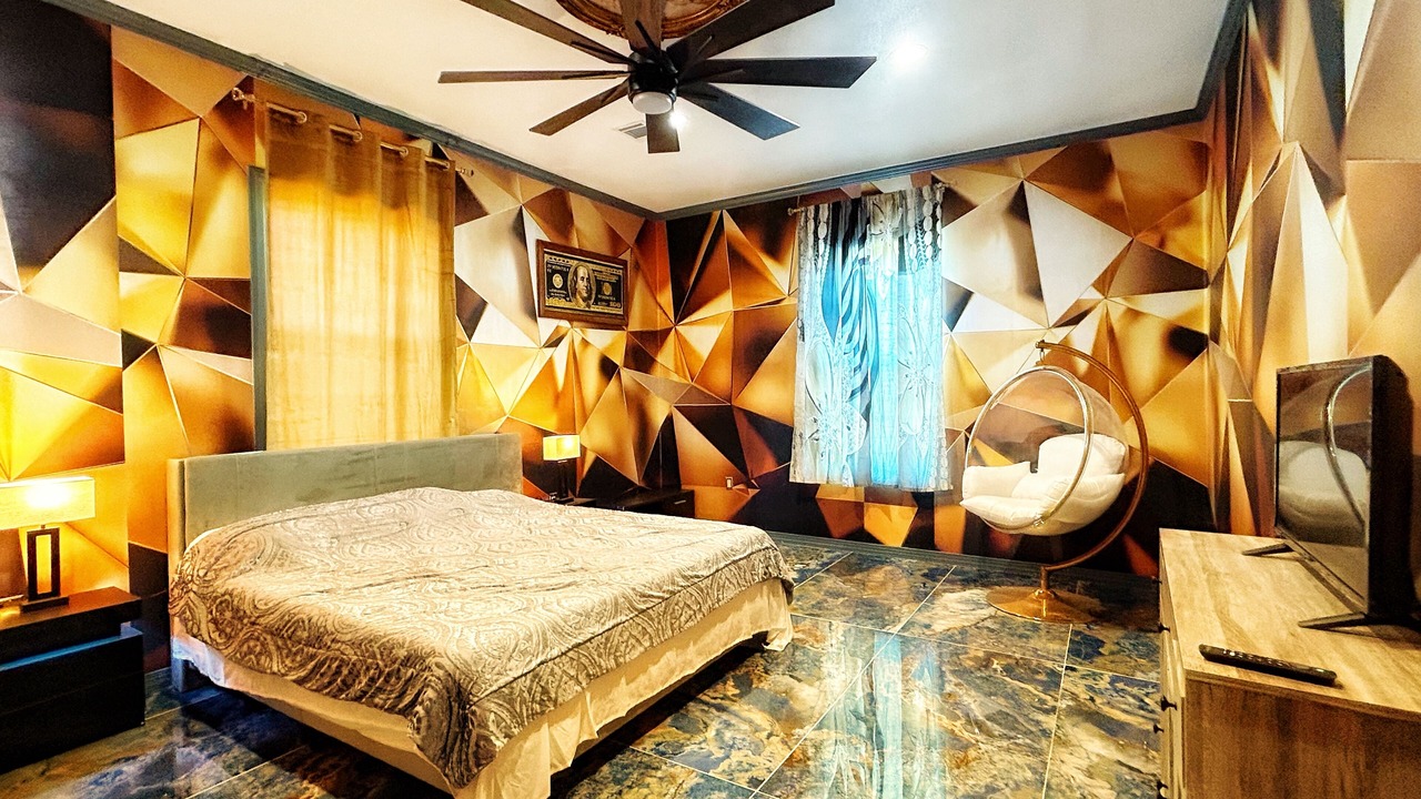 Photo of Bedroom in Alvin