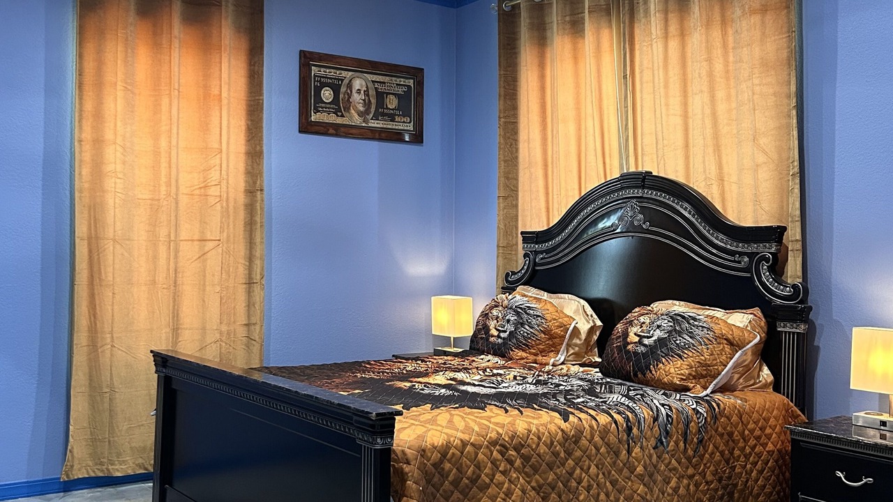 Photo of Bedroom in Alvin